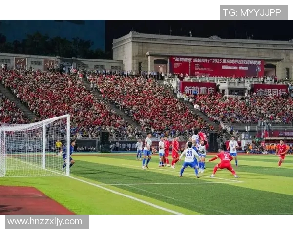 当足球巨星全力射门意外撞上球门立柱震惊全场引发热议